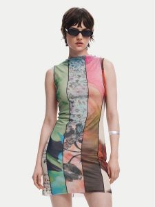 Desigual Sukienka codzienna St. Johns 25SWVK01 Kolorowy Slim Fit. Kombinezony Desigual, na co dzień, m, bez wzorów, z syntetyku, bez kołnierzyka, bez ramiączek, proste. Za 239,99 zł.