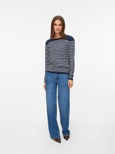Vero Moda Sweter w kolorze granatowym rozmiar: S. Niebieskie swetry oversize Vero Moda, s, bez wzorów, z bawełny, bez ramiączek. Za 96,60 zł.