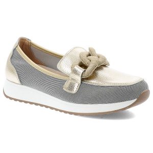 Złote Półbuty S.Barski Eleganckie Wsuwane Obuwie Damskie. Białe półbuty S.BARSKI, bez wzorów, bez obcasa, bez zapięcia. Za 239,00 zł.