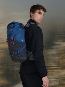 4F Plecak trekkingowy (30 L) - granatowy Uniwersalny. Niebieskie plecaki 4f. Za 399,99 zł.