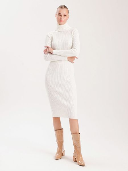 BGN Sukienka dzianinowa w kolorze kremowym rozmiar: 40. Brązowe sukienki BGN, na imprezę, bez wzorów, z dzianiny, bez kołnierzyka, bez ramiączek, midi. Za 109,52 zł.