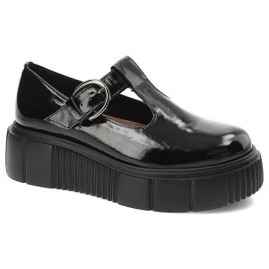 Czarne Lakierowane Półbuty Armodo Eleganckie Buty Damskie. Czarne półbuty Armodo, bez wzorów, z lakierowanej skóry, bez obcasa, bez zapięcia. Za 319,00 zł.