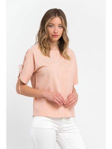 Trussardi Bluzka w kolorze łososiowym rozmiar: 40. Pomarańczowe bluzki Trussardi, bez wzorów, klasyczne, bez kołnierzyka, bez ramiączek. Za 333,81 zł.