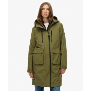 Parka damska z kapturem Superdry Longline. Zielone kurtki Superdry, na zimę, bez wzorów, z kapturem. Za 587,35 zł.