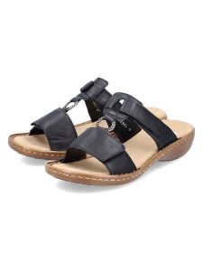 Rieker Klapki w kolorze czarnym rozmiar: 41. Czarne klapki Rieker, bez wzorów, z otwartym noskiem, bez obcasa, na koturnie. Za 146,28 zł.