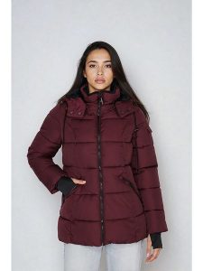 Steve Madden Kurtka zimowa w kolorze czerwonym rozmiar: XXL. Czerwone kurtki Steve Madden, na zimę, xxl, bez wzorów, z puchu, bez kaptura. Za 173,99 zł.