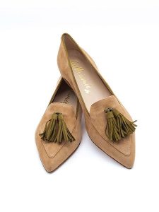 Belle Amie Skórzane baleriny w kolorze jasnobrązowo-oliwkowym rozmiar: 43. Brązowe balerinki Belle Amie, bez wzorów, ze skóry, bez obcasa, bez zapięcia. Za 261,67 zł.