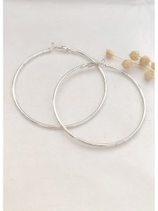 Atelier MIU Kolczyki-kreole w kolorze srebrnym rozmiar: onesize. Szare kolczyki Atelier MIU, srebrne. Za 65,85 zł.