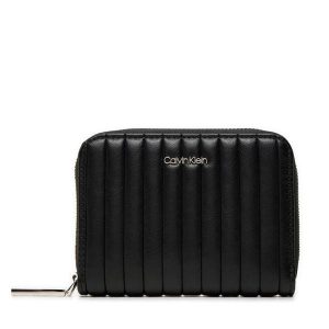 Portfel Calvin Klein. Czarne portfele Calvin Klein, bez wzorów. Za 189,99 zł.