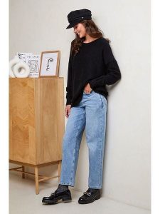 Soft Cashmere Sweter w kolorze czarnym rozmiar: 34/36. Czarne swetry oversize Soft Cashmere, bez wzorów, z kaszmiru, bez ramiączek. Za 104,99 zł.