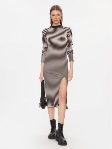Brave Soul Sukienka codzienna LDRJ-624SLOANE Czarny Regular Fit. Czarne kombinezony Brave Soul, na co dzień, xl, bez wzorów, z bawełny, bez kołnierzyka, bez ramiączek, proste. Za 149,99 zł.