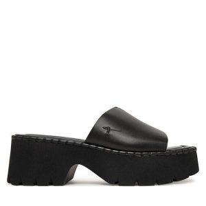 Klapki Tamaris. Czarne klapki Tamaris, bez wzorów, bez obcasa. Za 329,99 zł.