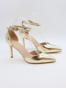 Bellucci Czółenka w kolorze złotym z paskiem rozmiar: 36. Żółte czółenka Bellucci, bez wzorów, bez obcasa, na szpilce, bez zapięcia. Za 105,38 zł.