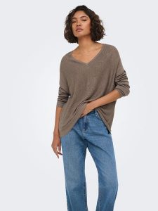 JDY Sweter "New" w kolorze szarobrązowym rozmiar: S. Brązowe swetry oversize JDY, s, bez wzorów, bez ramiączek. Za 109,95 zł.