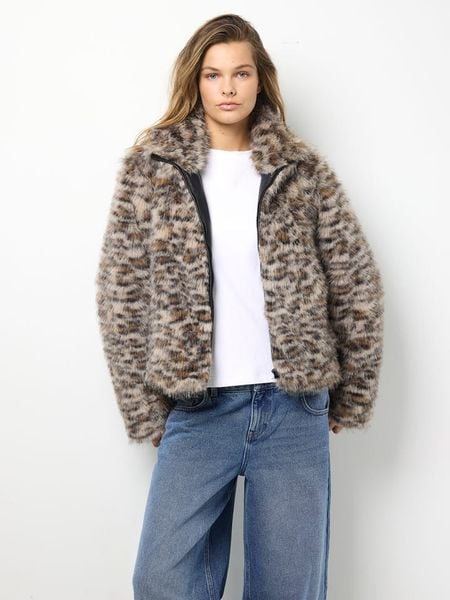 Noisy may Kurtka w kolorze beżowym ze sztucznego futerka rozmiar: M. Brązowe kurtki Noisy may, m, bez wzorów, bez kaptura. Za 211,31 zł.