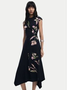 Desigual Sukienka codzienna Katrina 25WWVK12 Czarny Slim Fit. Czarne kombinezony Desigual, s, bez wzorów, z bawełny, bez kołnierzyka, bez ramiączek. Za 429,99 zł.