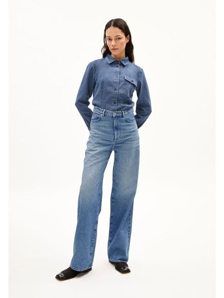 Armedangels Bluzka dżinsowa "Nilaara" w kolorze niebieskim rozmiar: XS. Niebieskie bluzki ARMEDANGELS, xs, bez wzorów, z bawełny, bez kołnierzyka, bez ramiączek. Za 165,31 zł.