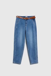 Jeansy z paskiem niebieskie. Niebieskie jeansy MOODO, bez wzorów, z bawełny. Za 159,99 zł.