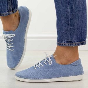 Niebieskie ażurowe skórzane półbuty damskie S.Barski 7080. Niebieskie półbuty S.BARSKI, na jesień, w ażurowe wzory, z jeansu, bez obcasa, na płaskiej podeszwie, bez zapięcia. Za 249,00 zł.