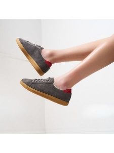 British Passport Skórzane sneakersy w kolorze szarym rozmiar: 37. Szare trampki British Passport, bez wzorów, ze skóry, bez zapięcia. Za 326,99 zł.