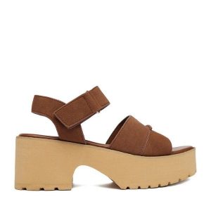 Sandały JENNY. Brązowe sandały Jenny, bez wzorów, bez obcasa, na słupku, bez zapięcia. Za 139,99 zł.