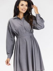 Sukienka Model A668 Grey - awama. Szare sukienki Awama, do pracy, l, bez wzorów, z elastanu, biznesowe, bez kołnierzyka, plus size, bez ramiączek, midi, koszulowe. Za 398,95 zł.