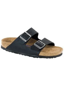 Birkenstock Skórzane klapki "Arizona" w kolorze czarnym rozmiar: 41. Czarne klapki Birkenstock, bez wzorów, z otwartym noskiem, bez obcasa. Za 354,10 zł.