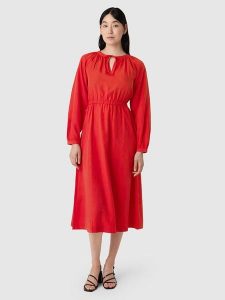 Les Lunes Sukienka "Maarley" w kolorze czerwonym rozmiar: M. Czerwone sukienki Les Lunes, m, bez wzorów, bez kołnierzyka, bez ramiączek, midi, rozkloszowane. Za 252,99 zł.