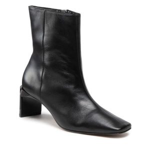 Botki Simple. Czarne botki Simple, bez wzorów, bez obcasa, na słupku, bez zapięcia. Za 479,99 zł.