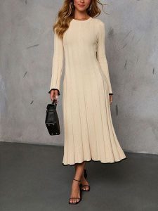 Milan Kiss Sukienka w kolorze beżowym rozmiar: M. Brązowe sukienki Milan Kiss, m, bez wzorów, bez kołnierzyka, bez ramiączek, midi. Za 152,99 zł.