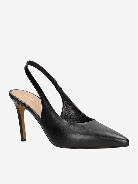 Wojas Skórzane czółenka w kolorze czarnym rozmiar: 38. Czarne czółenka Wojas, bez wzorów, ze skóry, bez obcasa, na szpilce, bez zapięcia. Za 321,39 zł.