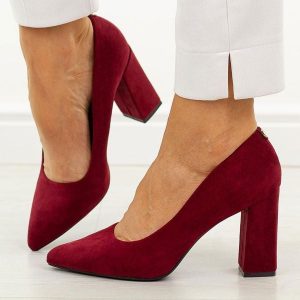 Bordowe czółenka damskie na słupku Sergio Leone Pb216. Czerwone czółenka Sergio Leone, bez wzorów, ze skóry, bez obcasa, na słupku, bez zapięcia. Za 169,00 zł.