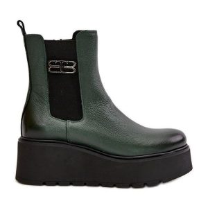 Zazoo 60498 Damskie Botki Sztyblety Na Platformie I Koturnie Ciemnozielone. Zielone botki bez wzorów, ze skóry, bez obcasa, na koturnie, bez zapięcia. Za 572,67 zł.