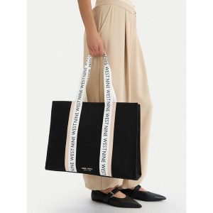 Torebka Nine West. Czarne shopper bag Nine West, bez wzorów, bez dodatków. Za 279,99 zł.