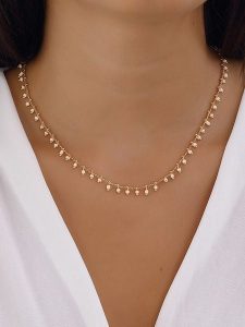 Nakkash Pozłacany naszyjnik z kryształami - dł. 45 cm rozmiar: onesize. Żółte naszyjniki Nakkash, z kryształem, metalowe. Za 39,99 zł.