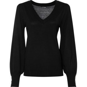 Sweter z dzianiny o gładkim splocie drobnych oczek. Czerwone swetry klasyczne bonprix, z dzianiny, bez kołnierzyka. Za 99,99 zł.