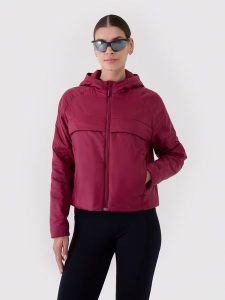 4F Kurtka puchowa w kolorze czerwonym rozmiar: M. Czerwone kurtki 4f, m, bez wzorów, z materiału, bez kaptura. Za 152,98 zł.