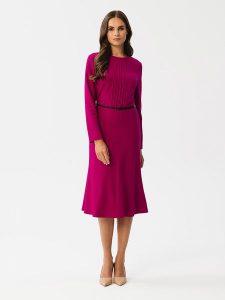 Stylove Sukienka w kolorze różowym rozmiar: M. Różowe sukienki Stylove, na co dzień, m, bez wzorów, ze skóry, bez kołnierzyka, bez ramiączek, midi, proste. Za 175,67 zł.