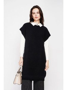 C& Jo Sukienka dzianinowa w kolorze czarnym rozmiar: 40. Czarne sukienki C& Jo, bez wzorów, z dzianiny, klasyczne, bez kołnierzyka, bez ramiączek, midi. Za 126,75 zł.