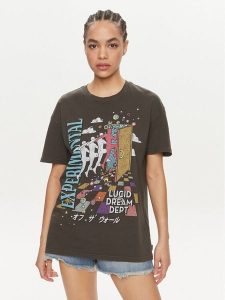 Vans T-Shirt Vivid Dreams Oversized VN000H08 Czarny Regular Fit. Czarne t-shirty Vans, s, bez wzorów, z bawełny, bez kołnierzyka, bez ramiączek. Za 179,99 zł.