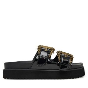 Klapki Versace Jeans Couture. Czarne klapki Versace Jeans Couture, bez wzorów, z jeansu, bez obcasa. Za 472,99 zł.