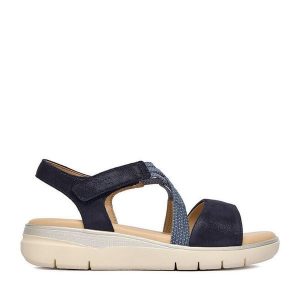 Sandały Go Soft. Niebieskie sandały Go Soft, bez wzorów, bez obcasa, na płaskiej podeszwie, bez zapięcia. Za 169,99 zł.