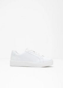 Sneakersy. Białe buty sportowe bonprix, bez wzorów, bez zapięcia. Za 124,99 zł.
