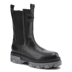 Czarne Botki Nessi Damskie Wygodne Buty Jesienne. Czarne botki Nessi, na jesień, z aplikacjami, z gumy, przed kolano, bez obcasa, bez zapięcia. Za 349,00 zł.