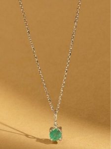 OR ÉCLAT Złota zawieszka "Mon émeraude" ze szmaragdem rozmiar: onesize. Szare zawieszki OR ÉCLAT, z szmaragdem, złote. Za 361,99 zł.