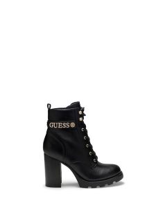 Guess Kozaki 183890 Czarny. Czarne kozaki Guess, z aplikacjami, bez obcasa, na słupku, bez zapięcia. Za 634,99 zł.