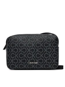 Calvin Klein Torebka Ck Must Camera Bag Mono K60K610294 Czarny. Czarne listonoszki Calvin Klein, bez wzorów, ze skóry, bez dodatków. Za 219,99 zł.