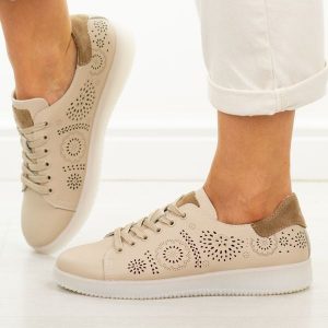 Beżowe skórzane ażurowe półbuty damskie Filippo Dp7681/26. Brązowe półbuty Filippo, na jesień, w ażurowe wzory, z jeansu, z okrągłym noskiem, bez obcasa, na koturnie, bez zapięcia. Za 219,00 zł.