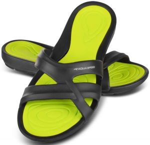 Klapki basenowe damskie PANAMA. Czerwone klapki Aqua-Speed, bez wzorów, z materiału, bez obcasa. Za 54,90 zł.
