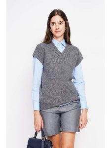 William de Faye Bezrękawnik w kolorze szarym rozmiar: 34. Szare swetry oversize William de Faye, bez wzorów, ze splotem, bez ramiączek. Za 104,64 zł.